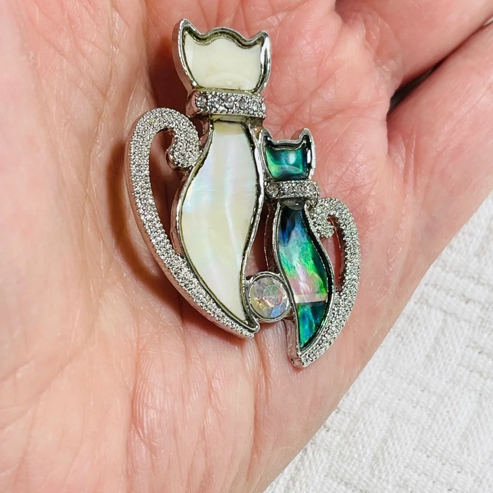 Mother of Pearl Abalone‎ Cat Kitten Pin Brooch